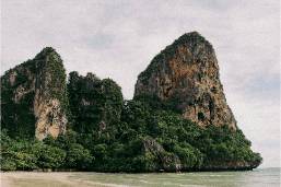 Hotels With Large Pools Thailand