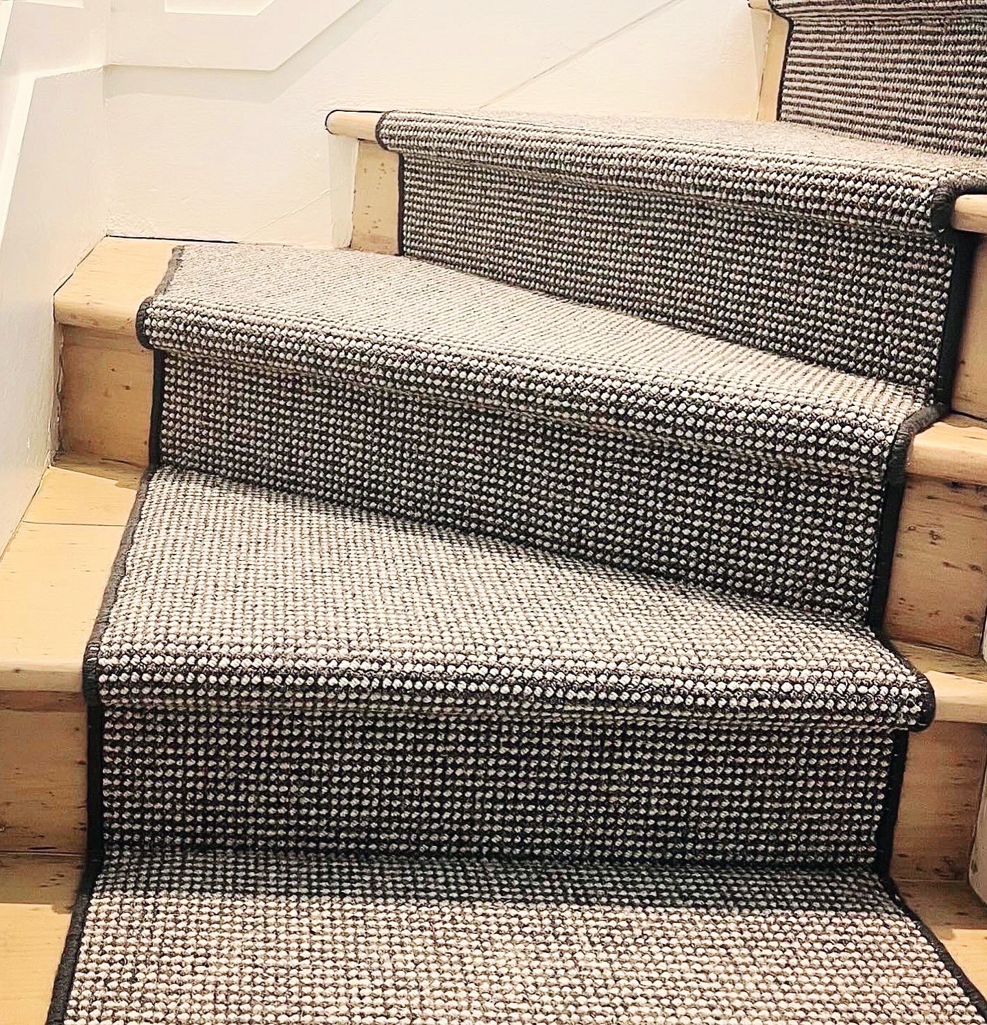 Staircase Carpet – Wool Carpet – Charcoal – Paddington