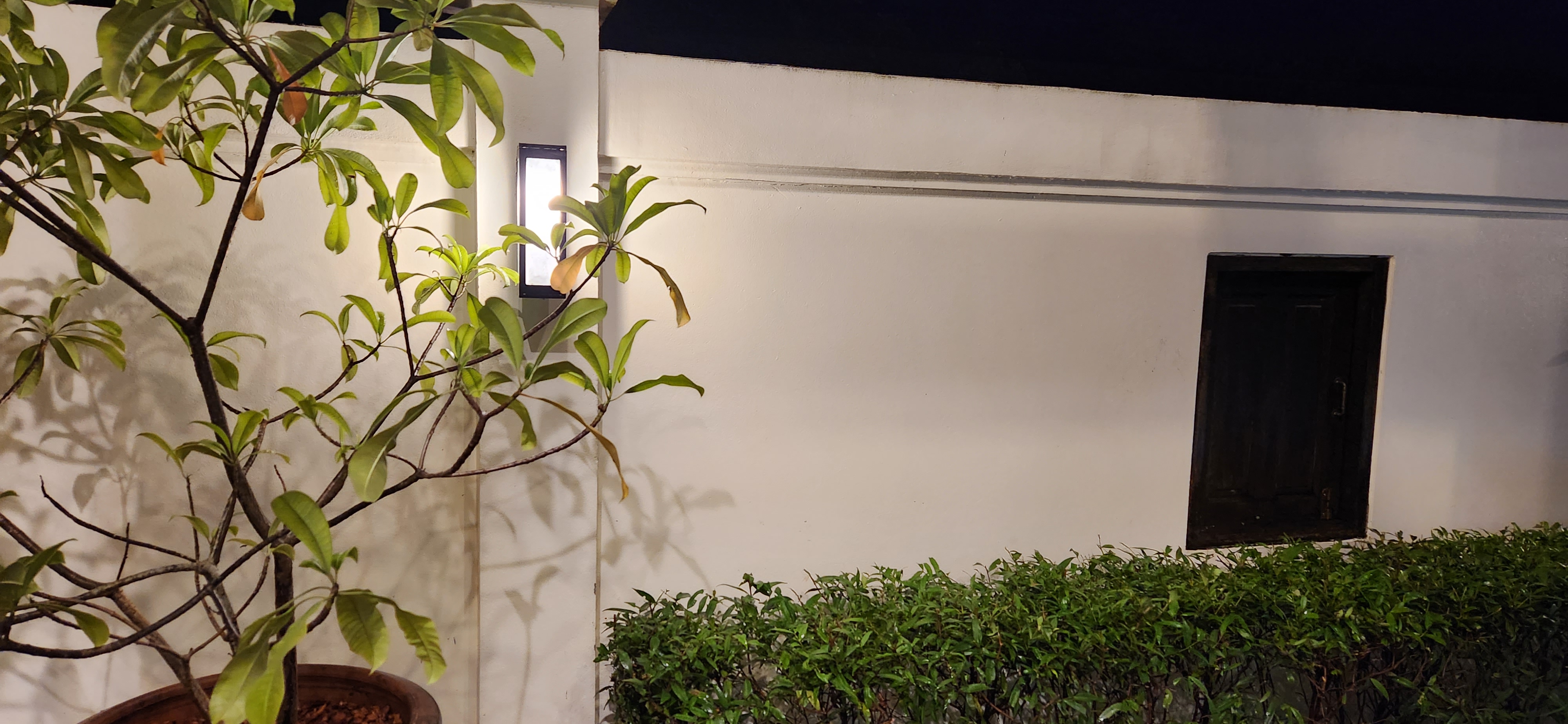 Thai Life Beach House Side Exterior & Garden