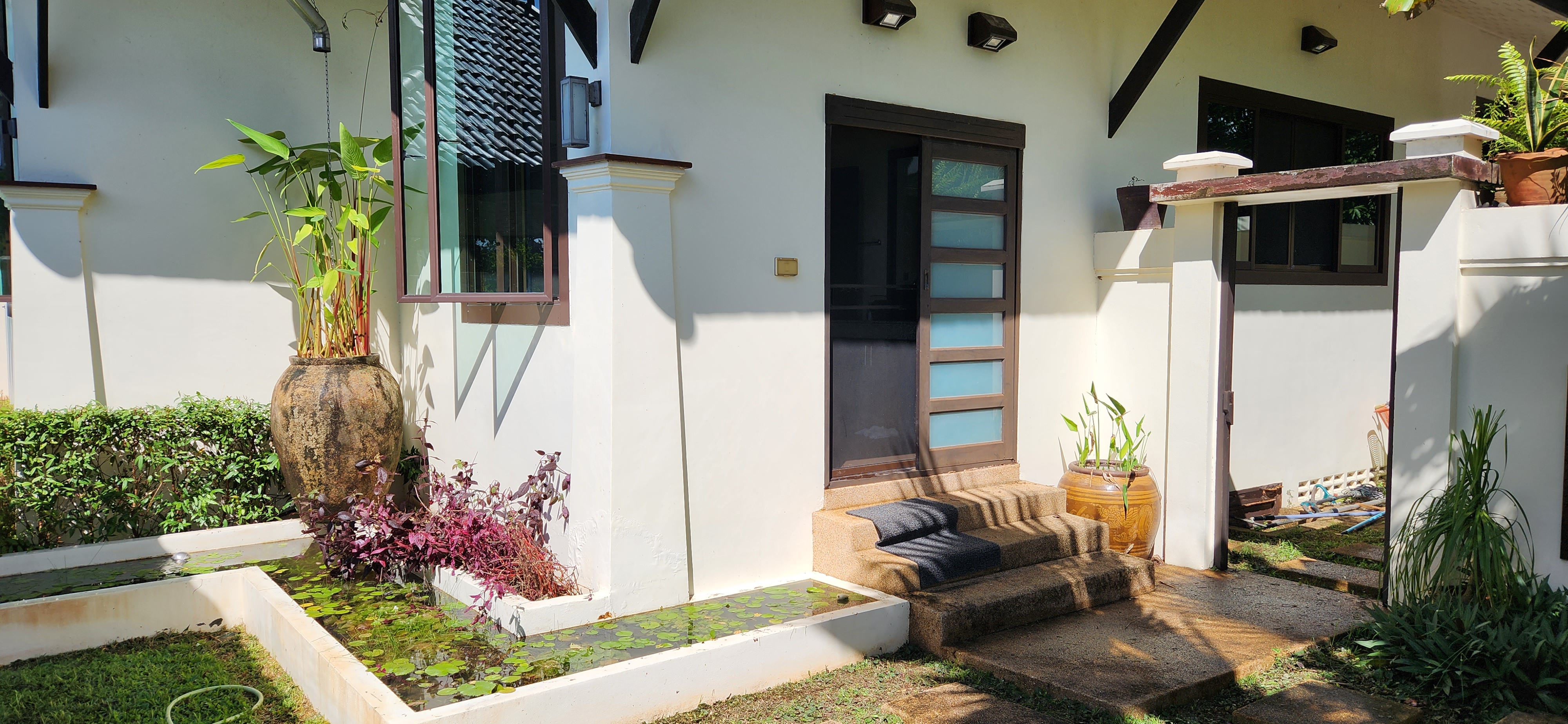 Thai Life Beach House Garden Entrance