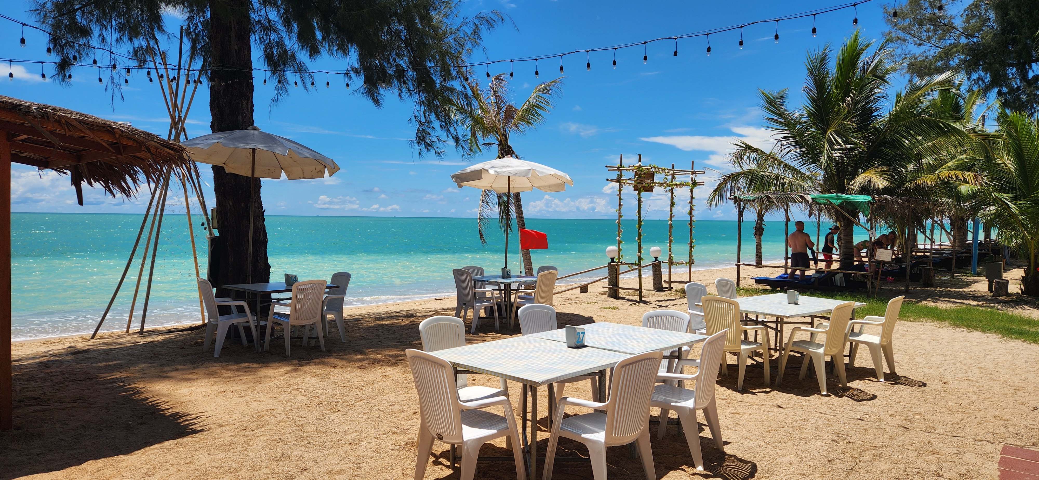 Thai Life Beachfront Dining & Sea View