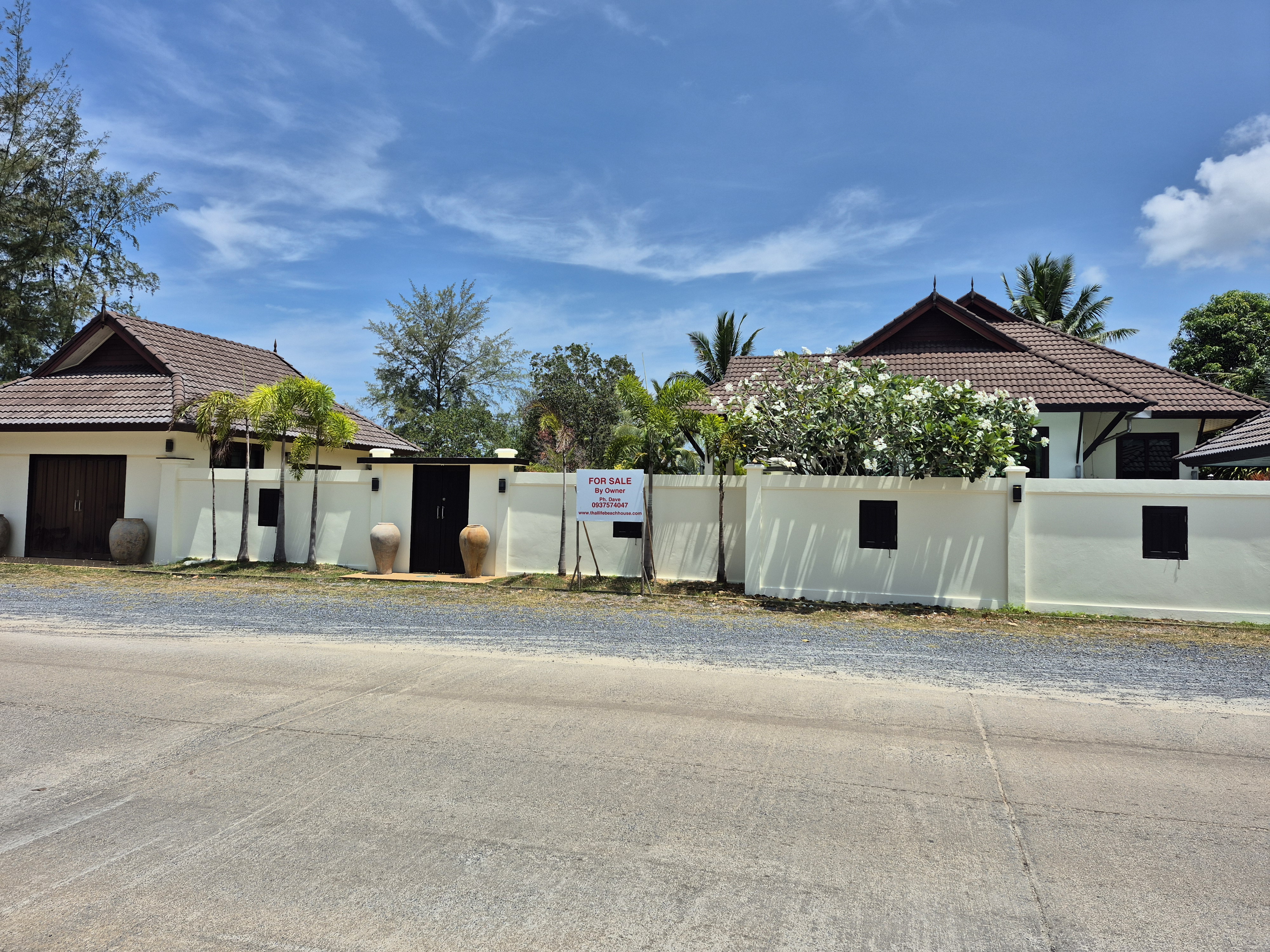 Thai Life Beach House Front Entrance — April 2026
