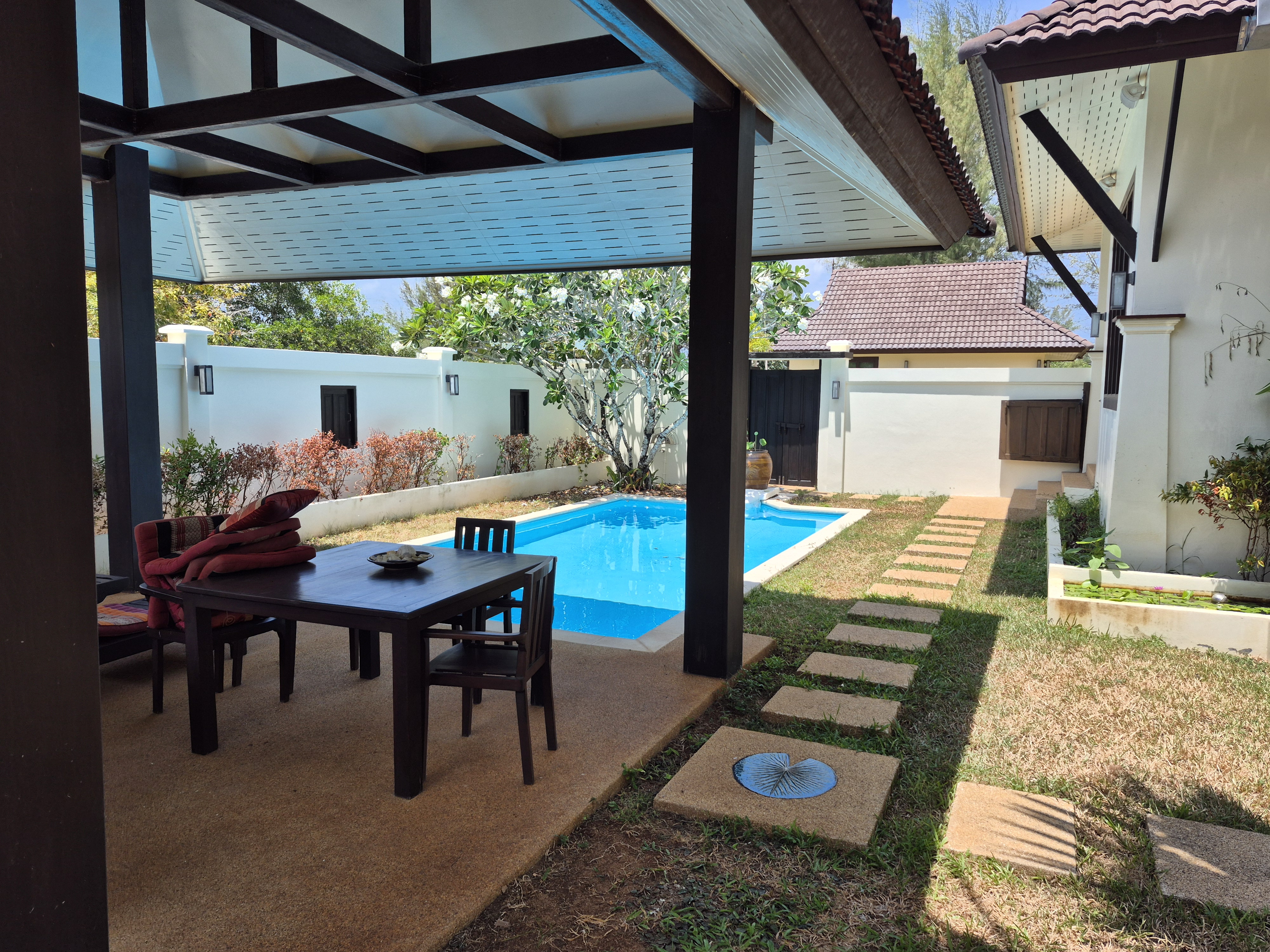 Thai Life Beach House Covered Outdoor Dining — April 2026