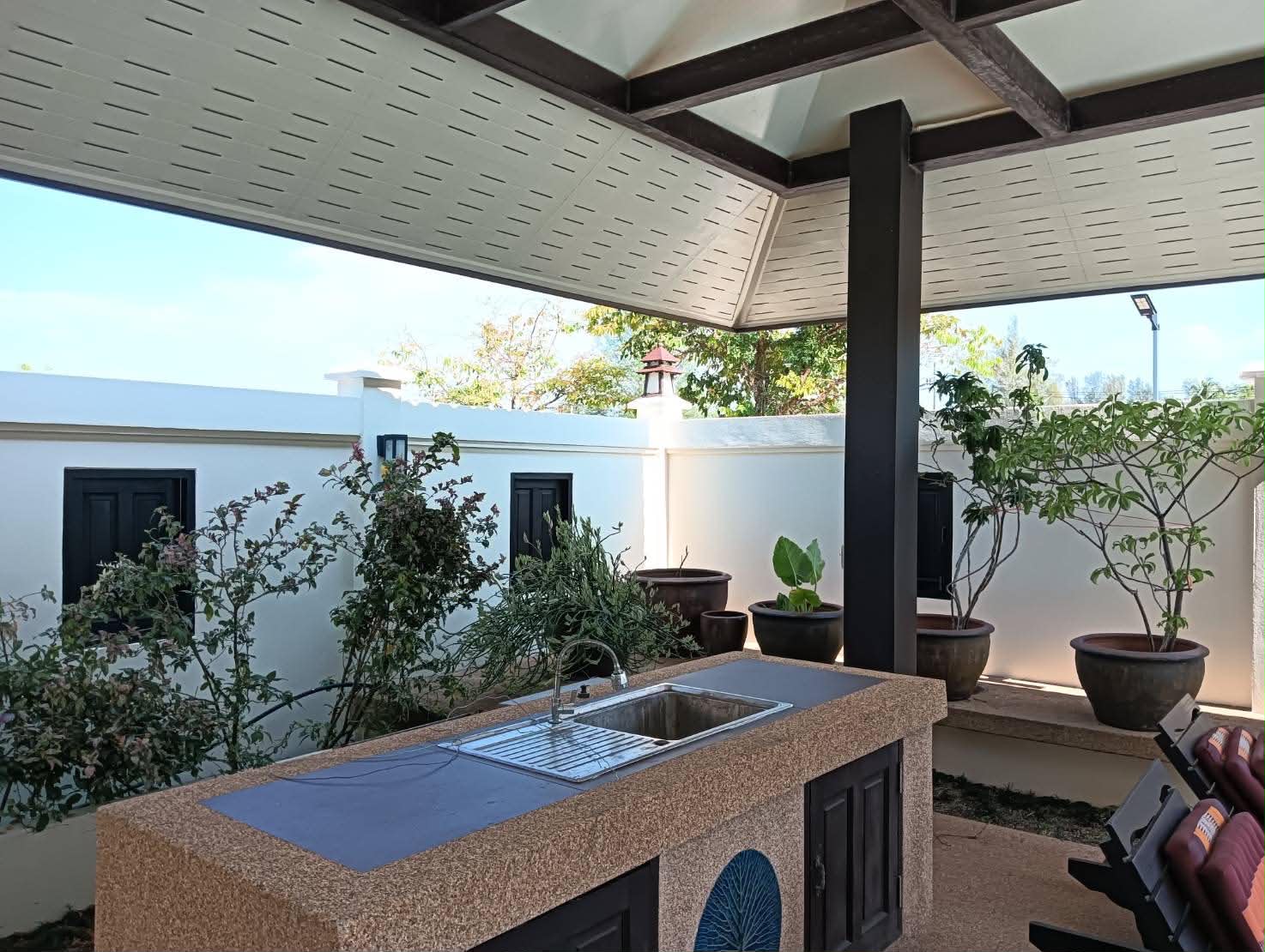 Thai Life Beach House Covered Terrace