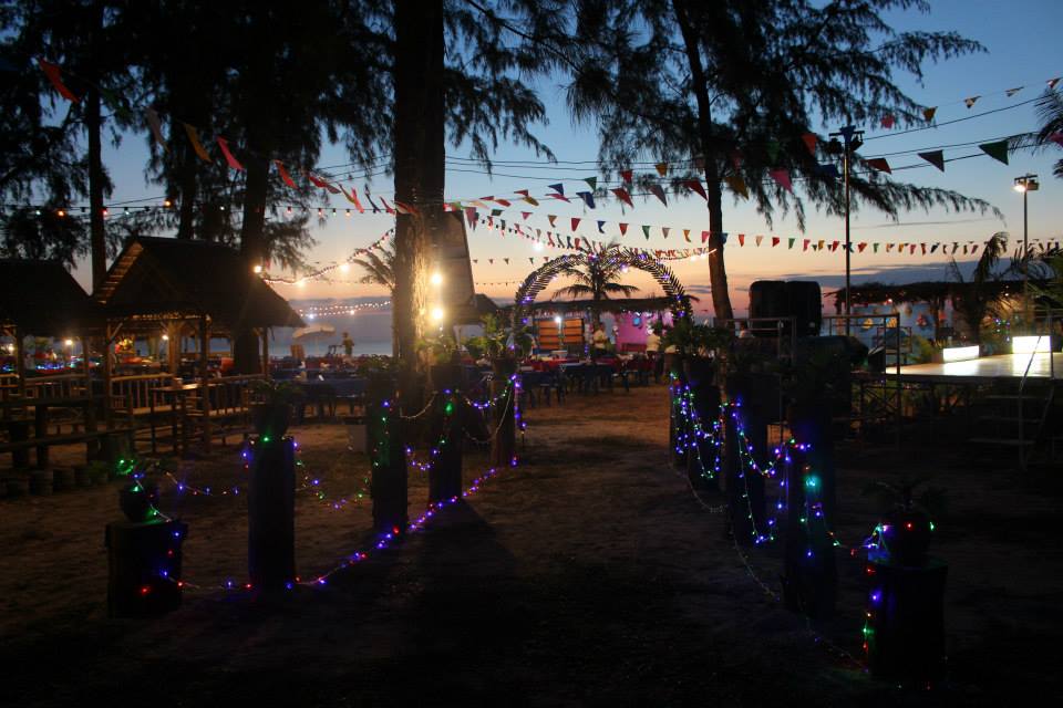 Beachfront Property Outdoor Evening Lights - ThaiLife Beach House Khao Lak
