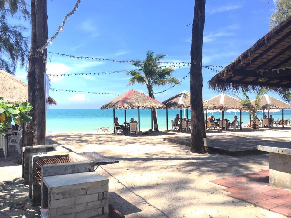 Beachfront Property Outdoor Seating Cabanas - ThaiLife Beach House Khao Lak