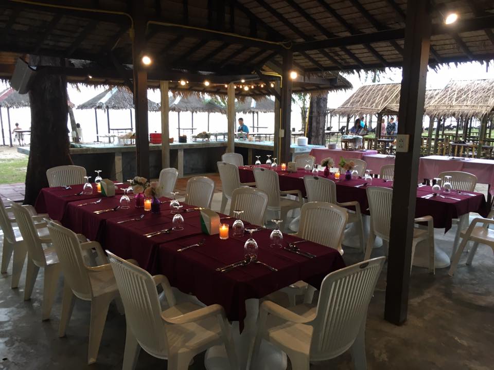 Beachside Dining Area With Tables And Chairs - ThaiLife Beach House Khao Lak