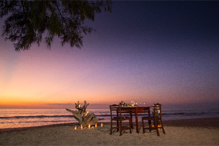 Beachfront Dining Sunset Resort Table