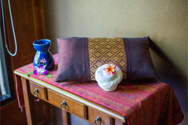 Hotel Spa Relaxation Massage Table Decor B3