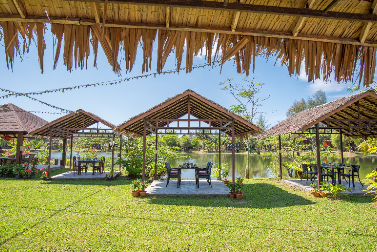 Outdoor Dining Pavilion Lakeside Resort B3 - ThaiLife Meditation & Wellness Resort