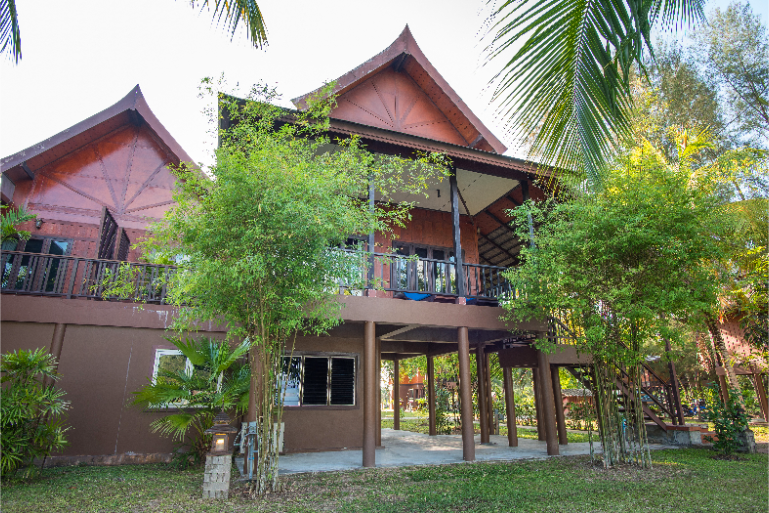 Traditional Thai Resort Villa Exterior B4