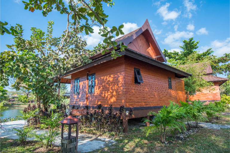 Traditional Wooden Resort Bungalow Stay B4 - ThaiLife Meditation & Wellness Resort